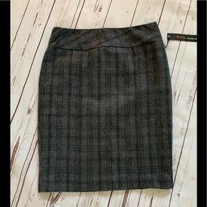 Dalia Collection Grey Plaid Wool Lined Skirt